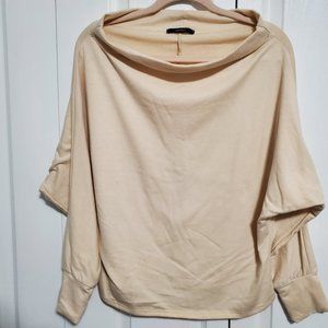 "Bat wing" 3/4 sleeve